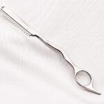 Versatile Silver Styling Razor & Eyebrow Shaver for Textured Hair & Precise Shaping